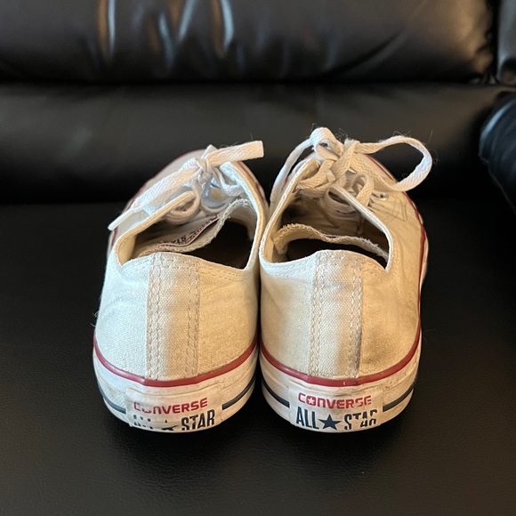 Unisex Converse Chuck Taylor Sneakers - Picture 3 of 5